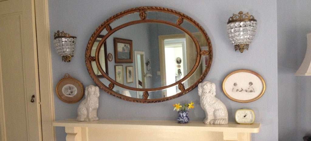 mirror and mantle