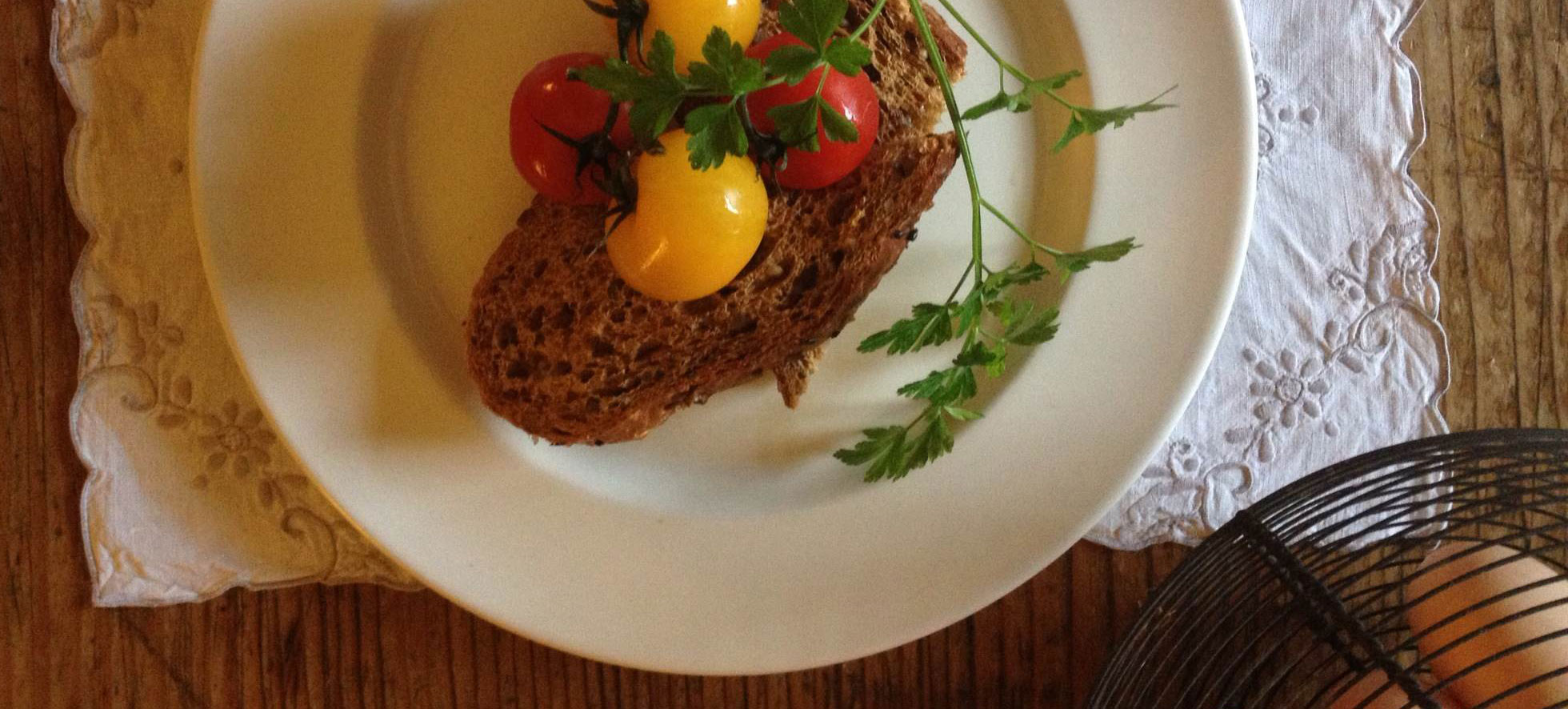 tomatoes on toast